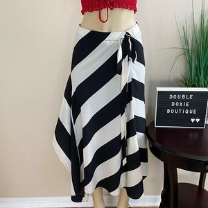TOPSHOP | Black And White Striped Asymmetrical Midi Skirt Sz 6